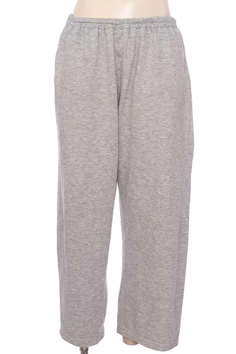 Ropa Deportiva color Gris - Closeando