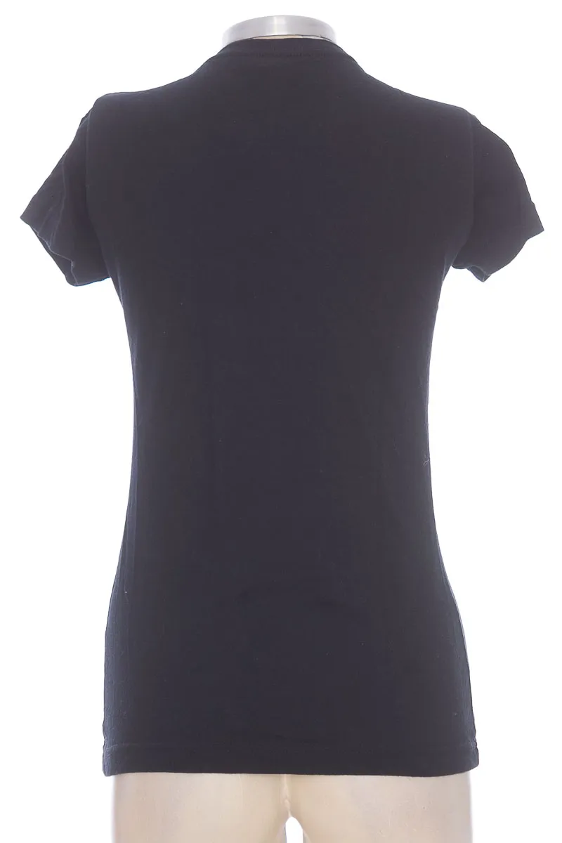 Top / Camiseta color Negro - Closeando